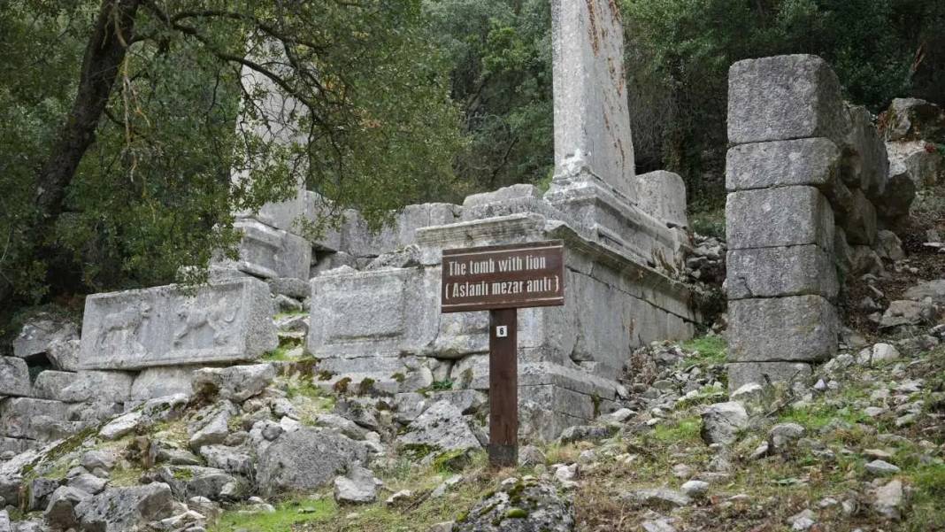 Termessos'ta 2000 Yıllık Kabartma Gün Yüzüne Çıkarıldı! 6